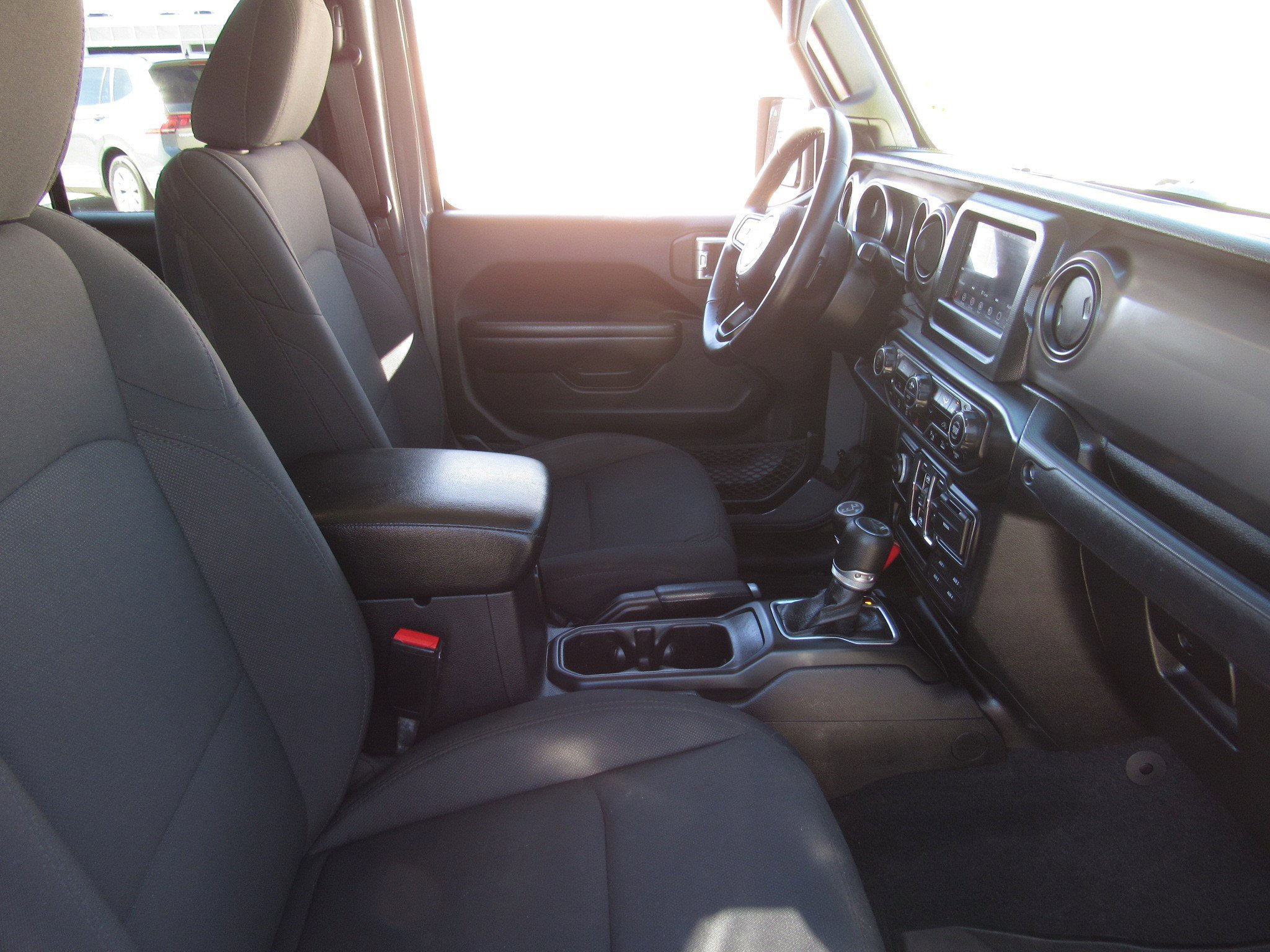 Used 2021 Jeep Gladiator Willys image 9