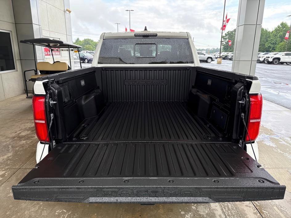 Used 2025 Toyota Tacoma TRD Off-Road image 6