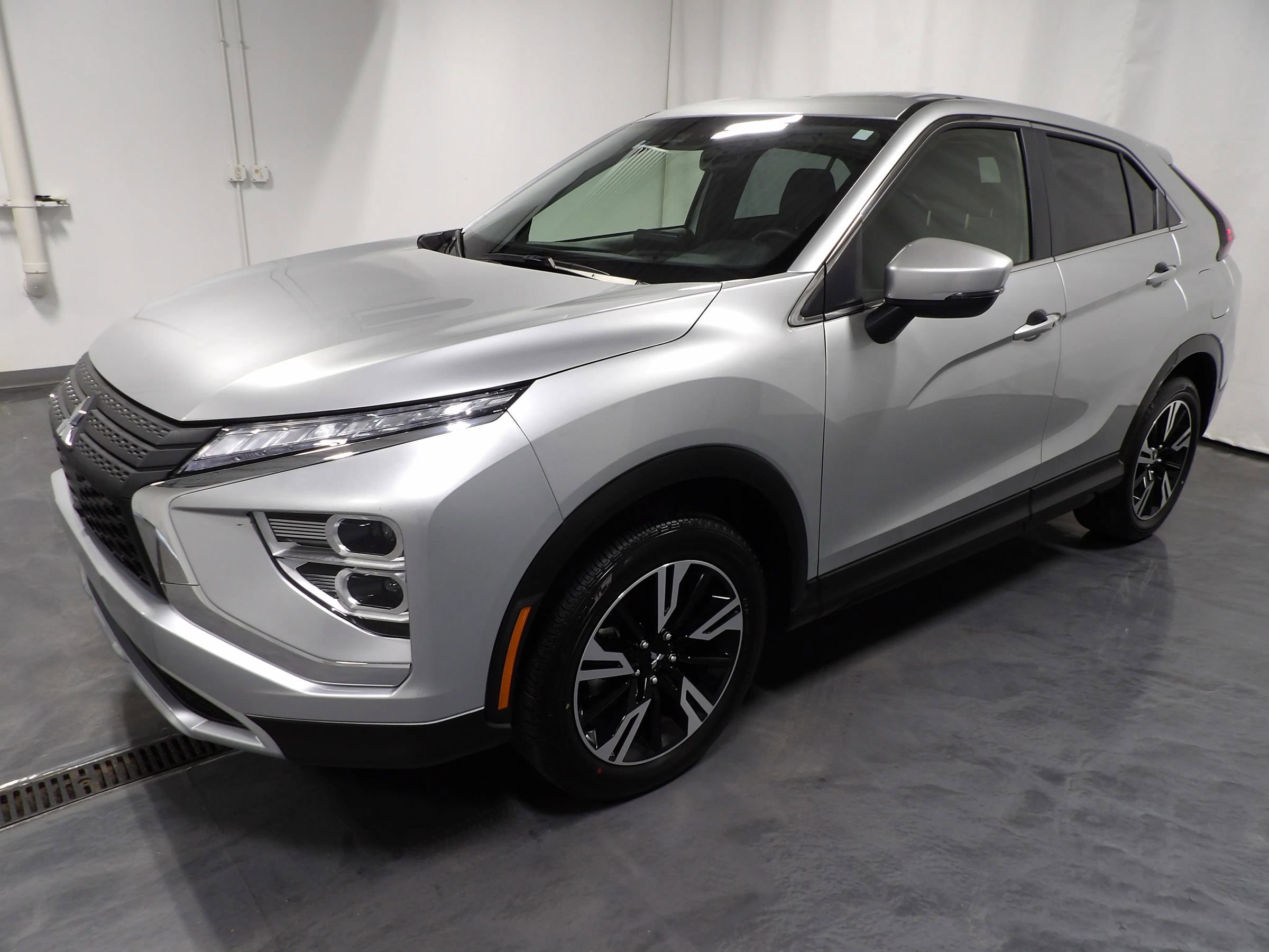 Used 2025 Mitsubishi Eclipse Cross SE AWD/4WD image 4