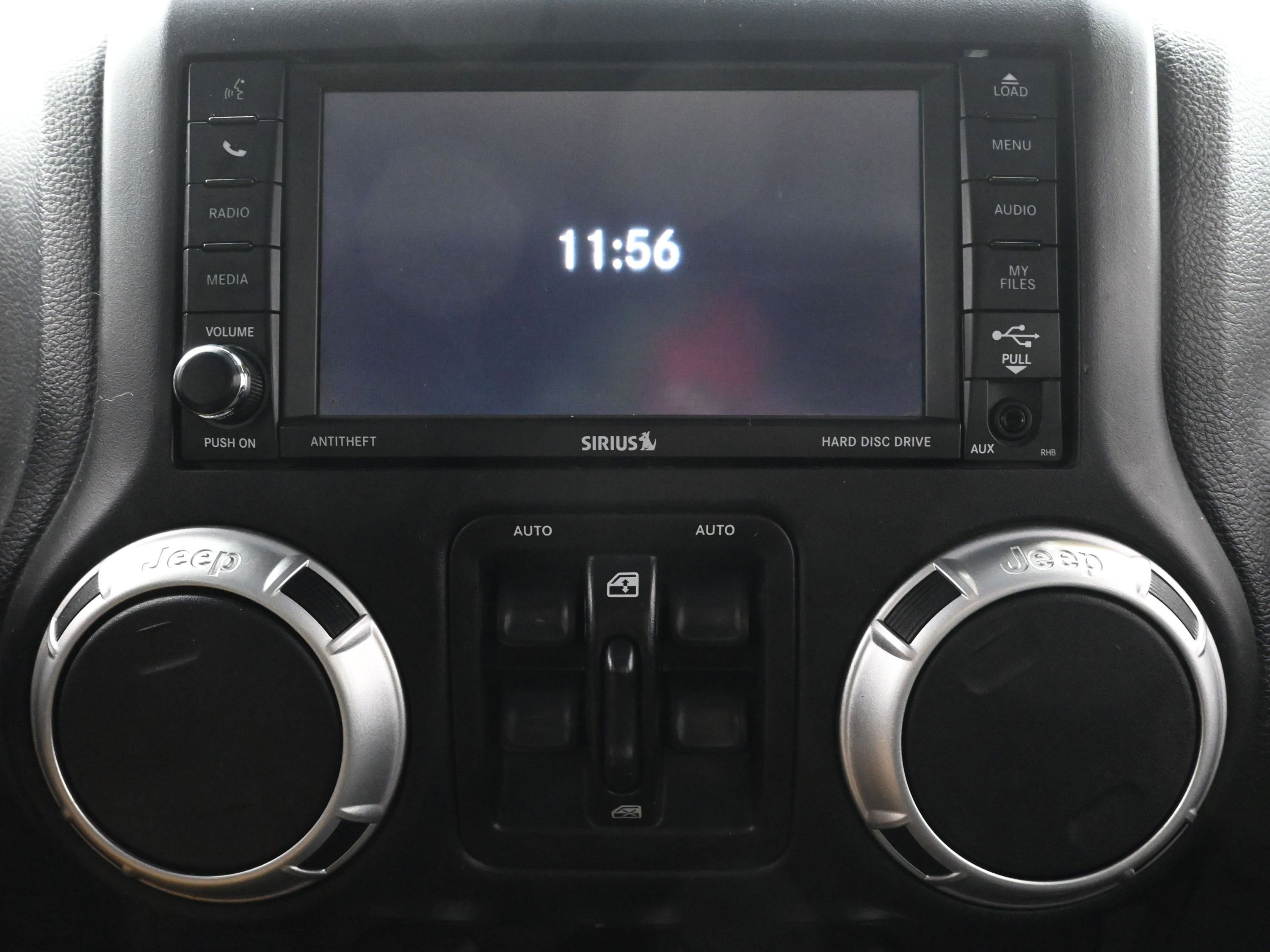 Used 2015 Jeep Wrangler Unlimited Sahara image 13