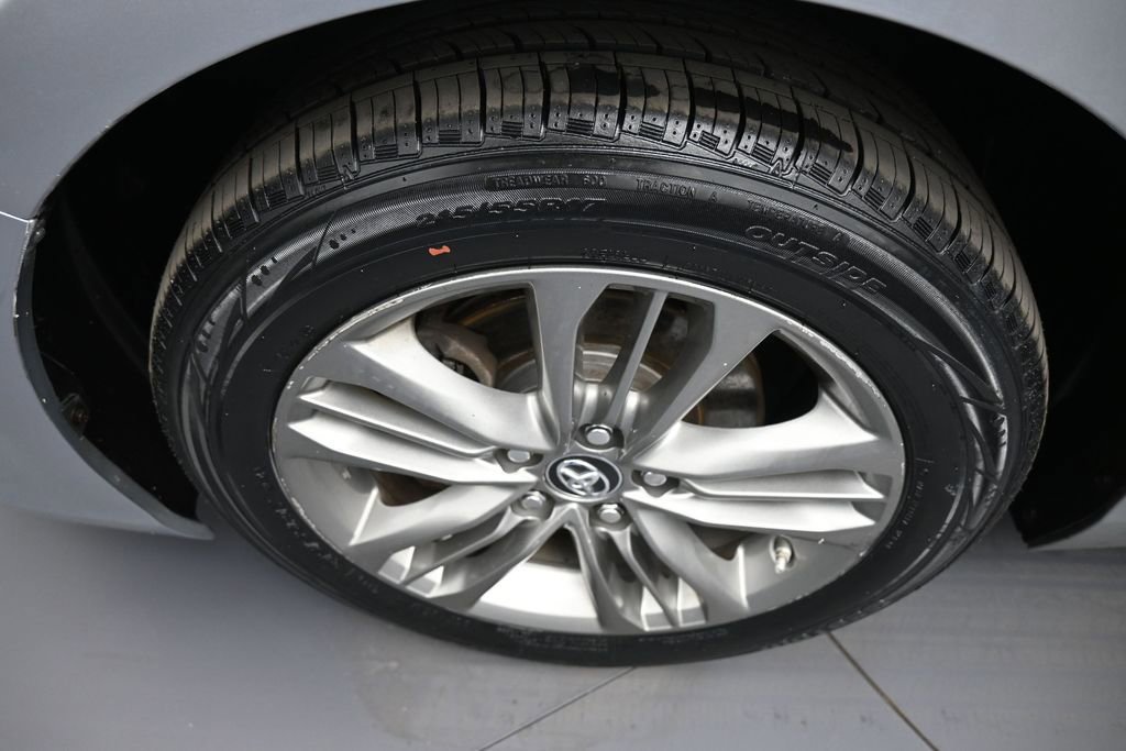 Used 2017 Toyota Camry SE w/ Protection Package (Q2) FWD image 14