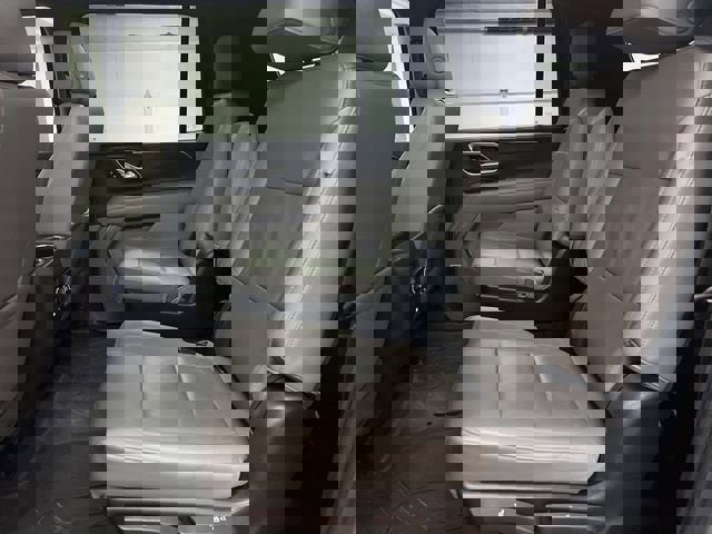 Certified 2021 Chevrolet Suburban LT w/ LT Signature Package image 25