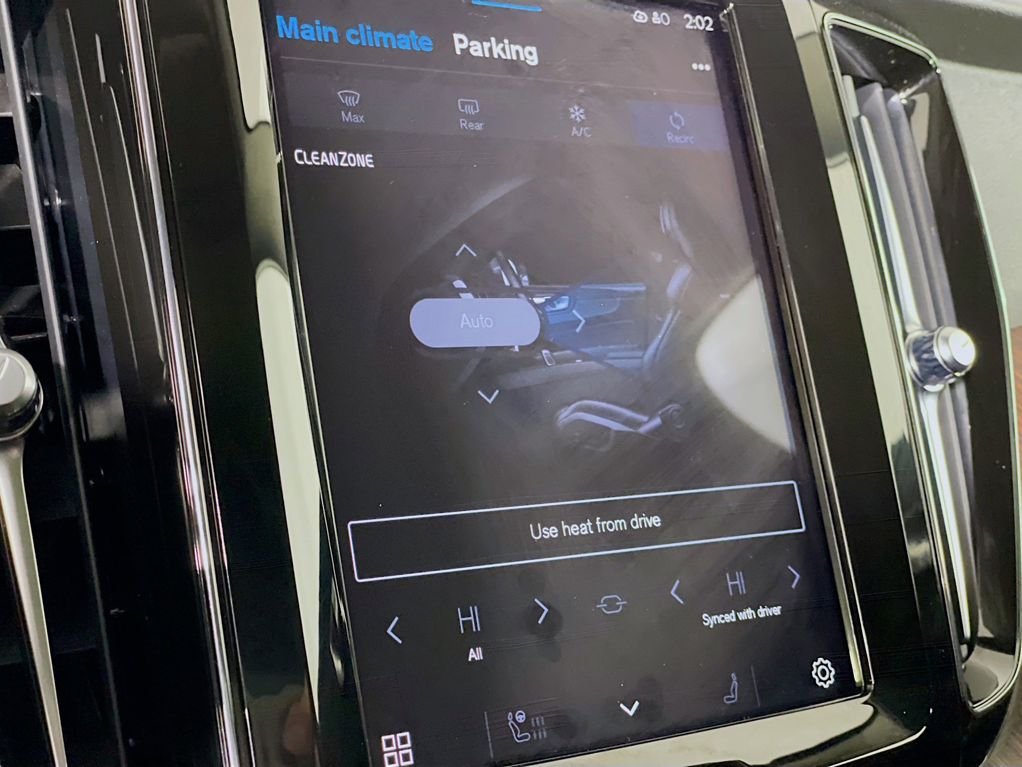 Used 2023 Volvo XC60 T8 Plus image 24