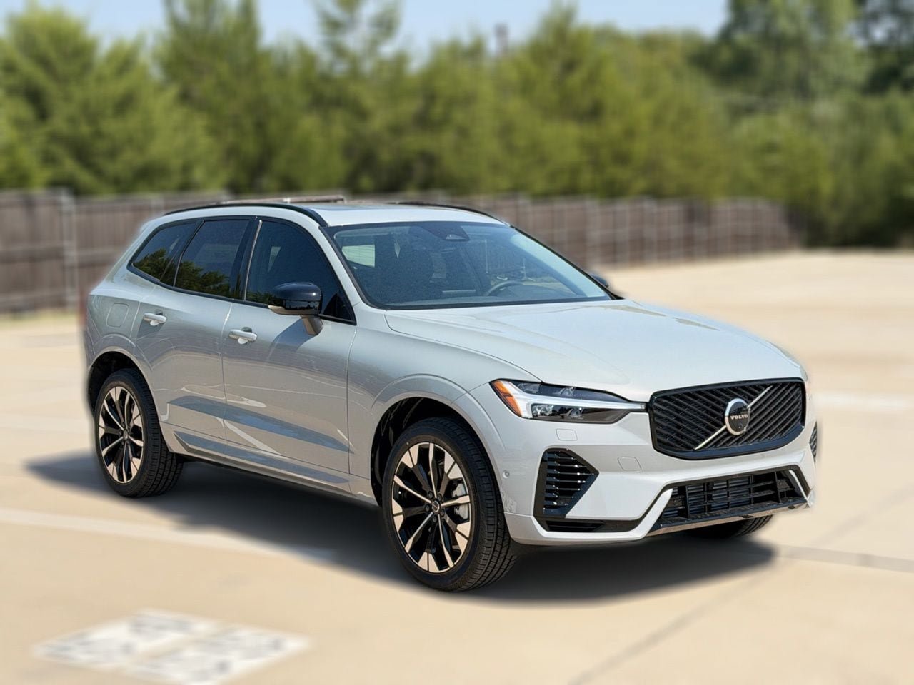 New 2026 Volvo XC60 T8 Plus w/ Protection Package Premier AWD/4WD image 4
