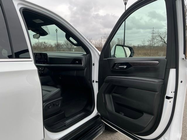 Used 2025 Chevrolet Tahoe LT image 20