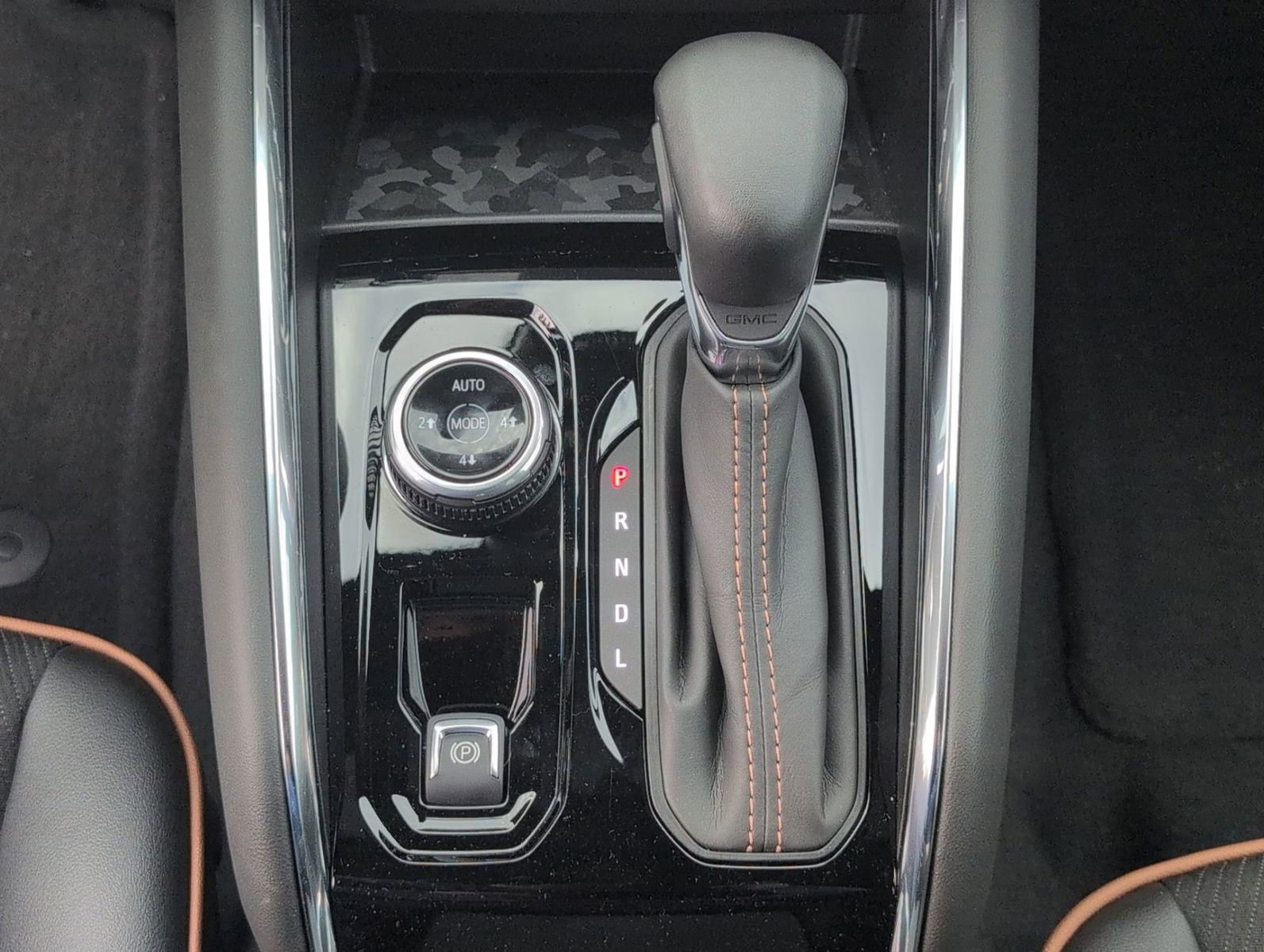 New 2025 GMC Canyon AT4 w/ Off-Road Front Bumper Package image 21