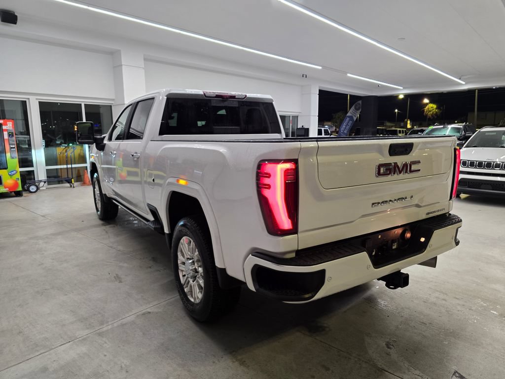 Used 2024 GMC Sierra 3500 Denali w/ Denali Reserve Package AWD/4WD image 4