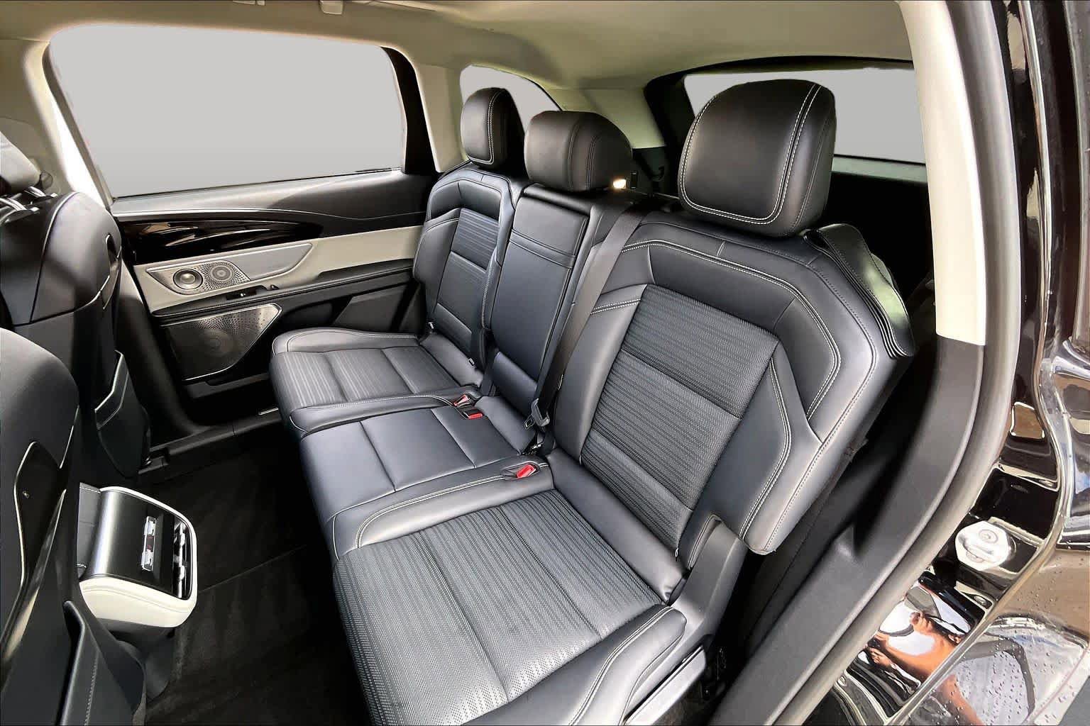 Used 2024 Lincoln Nautilus Reserve w/ Equipment Group 203A AWD/4WD image 18