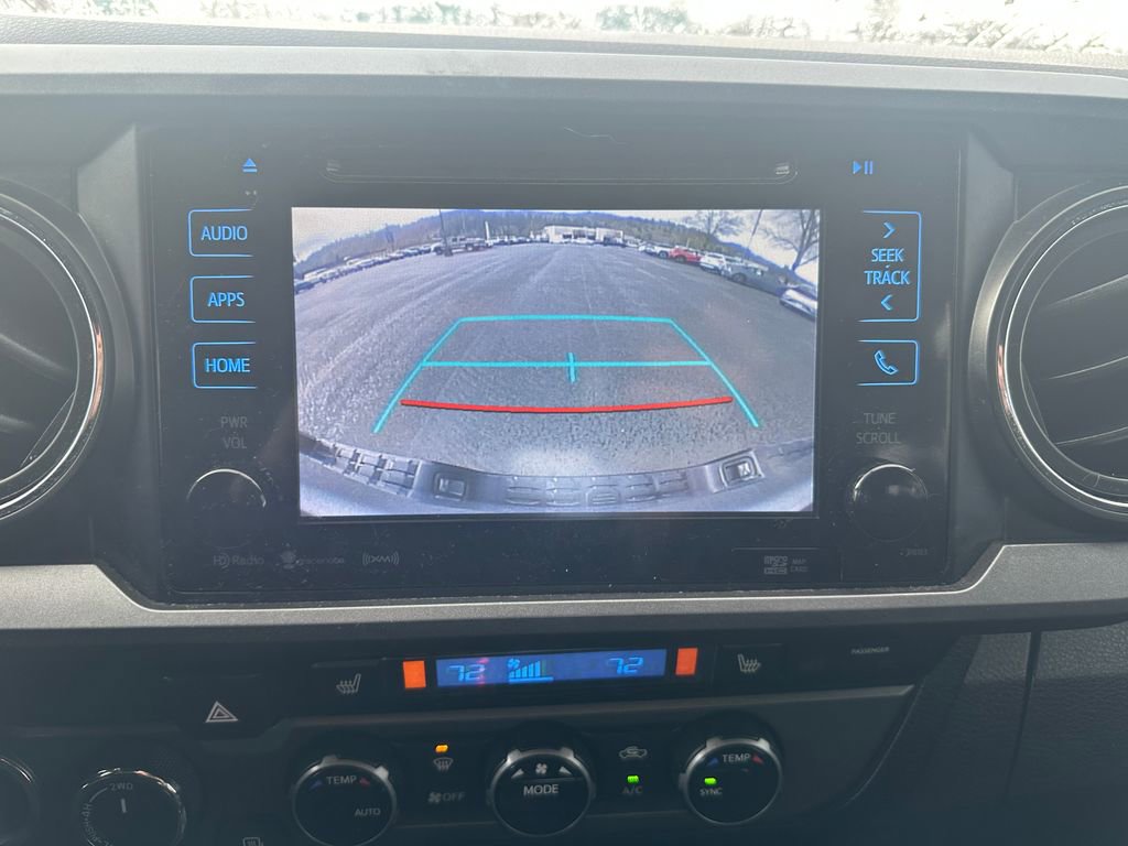 Used 2016 Toyota Tacoma TRD Sport w/ Premium & Technology Package AWD/4WD image 16