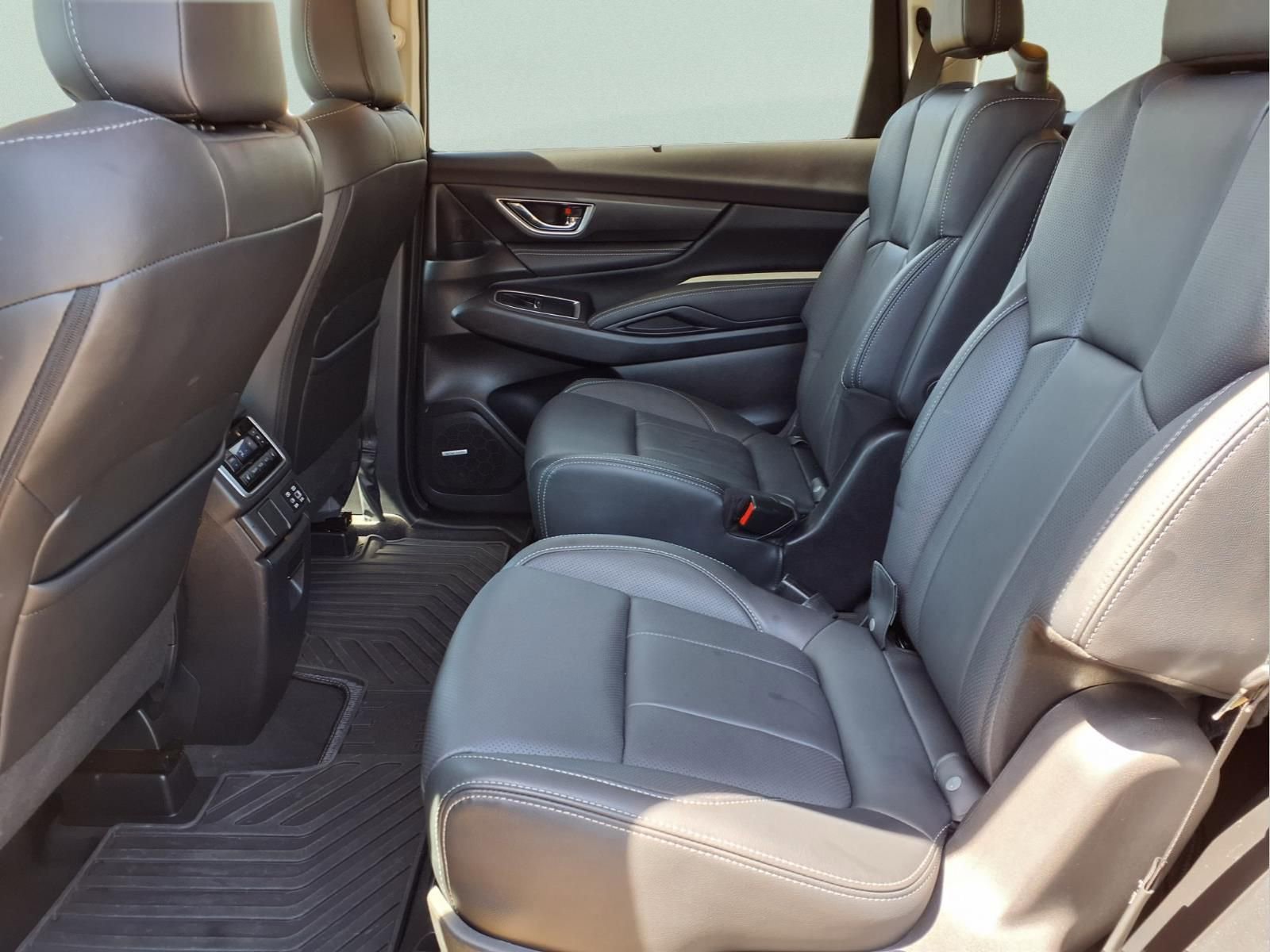 Used 2024 Subaru Ascent Limited w/ Technology Package AWD/4WD image 10