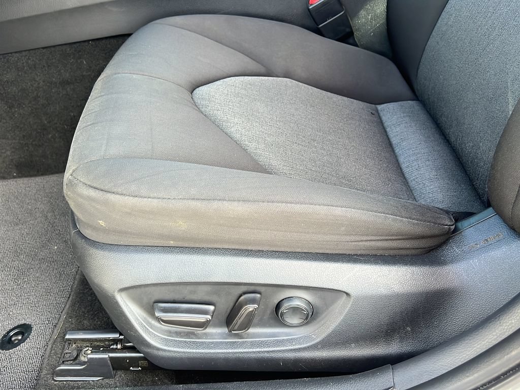 Used 2019 Toyota Camry LE w/ Convenience Package FWD image 15
