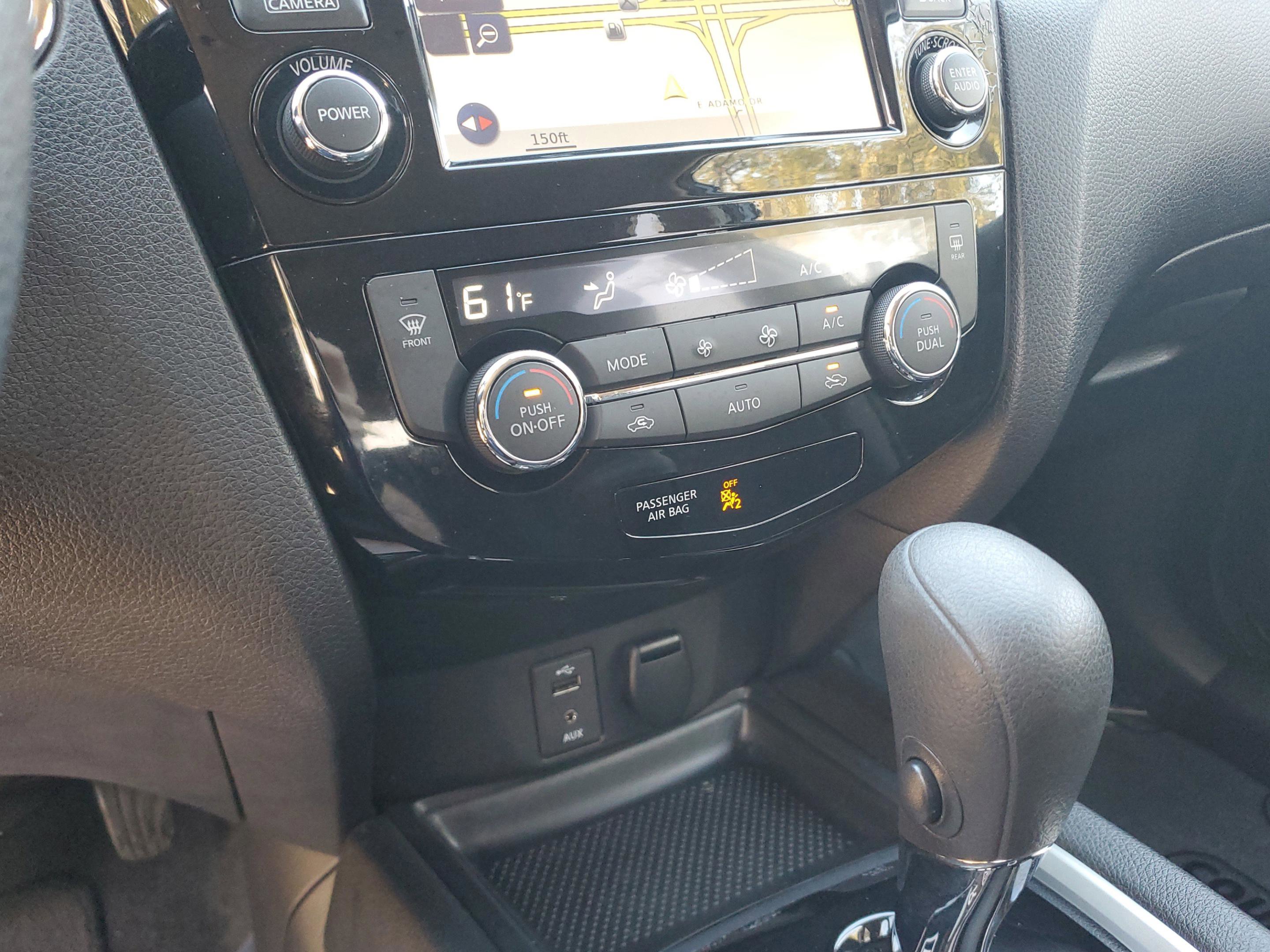 Used 2016 Nissan Rogue SV w/ SV Premium Package image 23