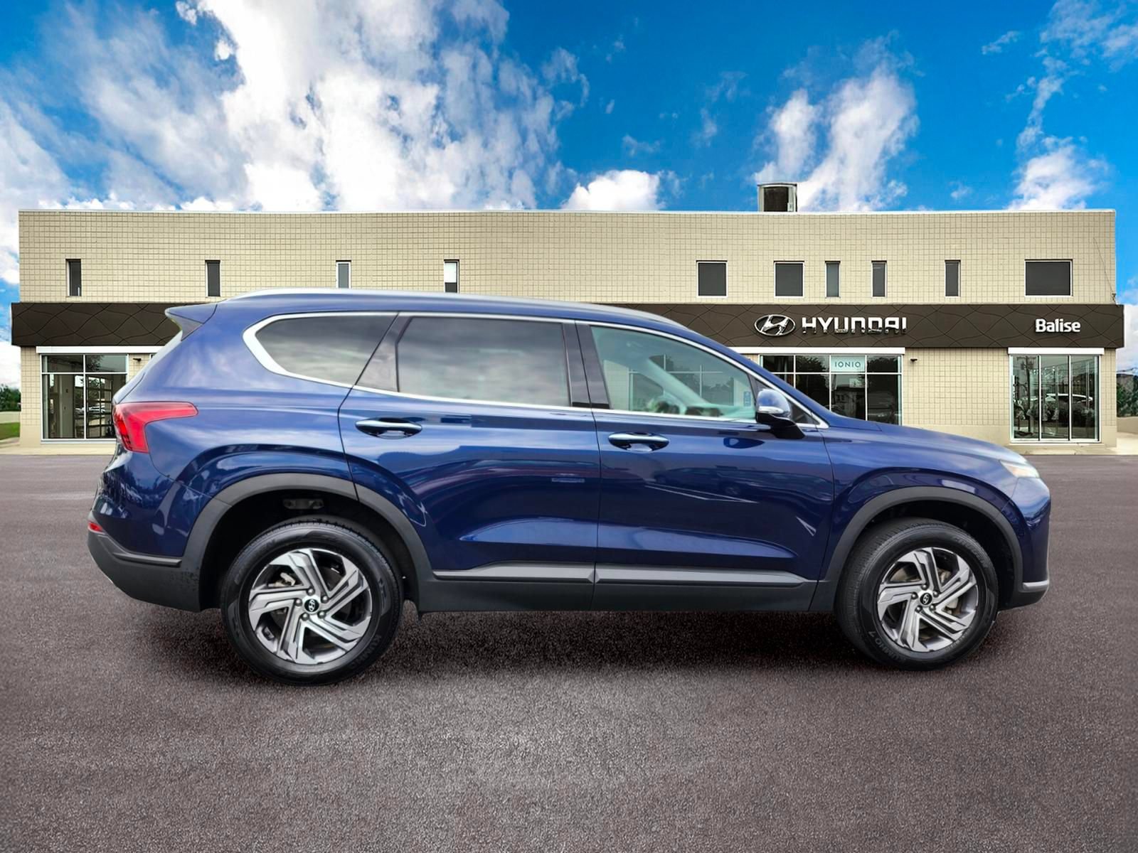 Certified 2023 Hyundai Santa Fe SEL AWD/4WD image 2