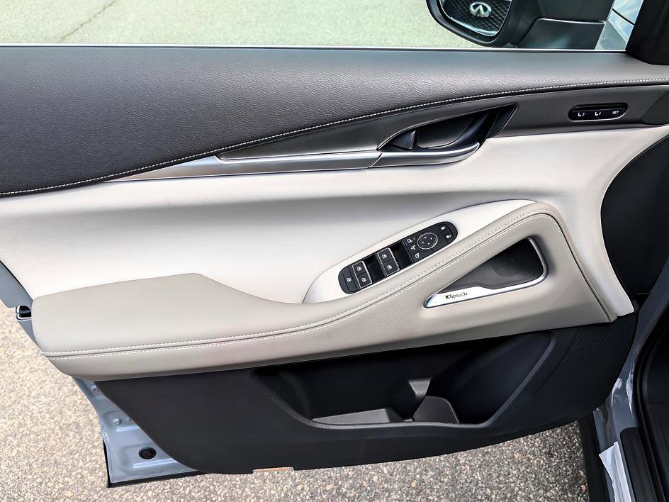 New 2026 INFINITI QX60 Luxe FWD image 9