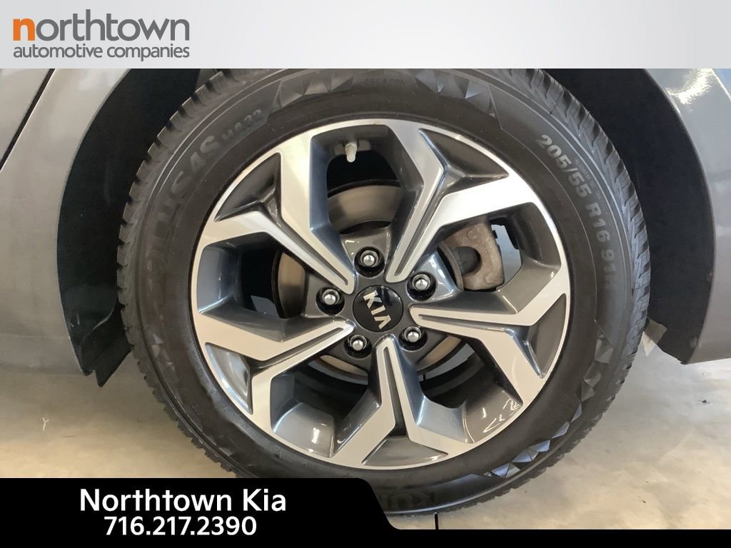 Certified 2020 Kia Forte LXS FWD image 24