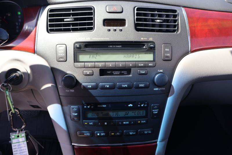 Used 2003 Lexus ES 330 FWD image 18