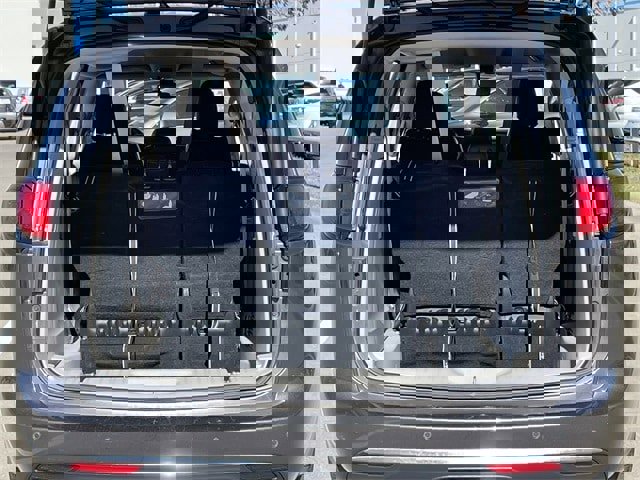 Used 2017 Chrysler Pacifica Touring-L Plus image 28