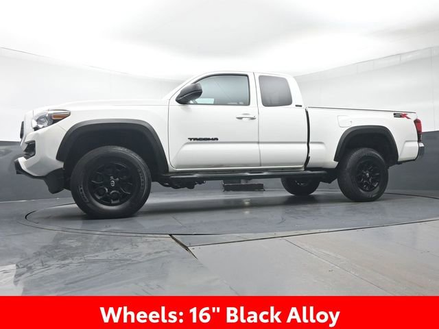 Used 2023 Toyota Tacoma SR5 AWD/4WD image 28