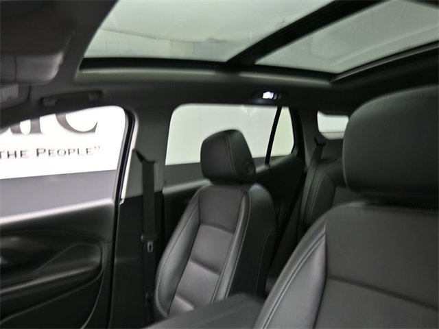 Used 2023 GMC Terrain SLT w/ Infotainment Package II image 17