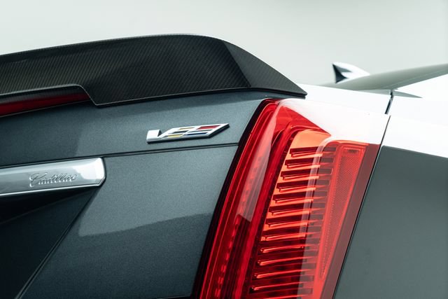 Used 2018 Cadillac CTS V w/ Carbon Fiber Package RWD image 15