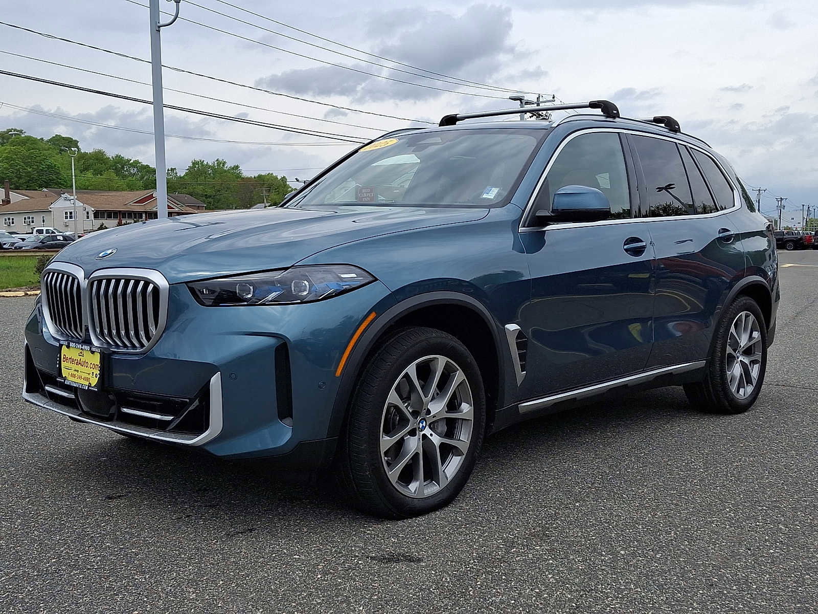 Used 2025 BMW X5 xDrive40i w/ Premium Package AWD/4WD image 3