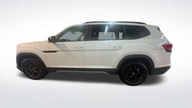 Certified 2025 Volkswagen Atlas Peak Edition SE AWD/4WD image 6