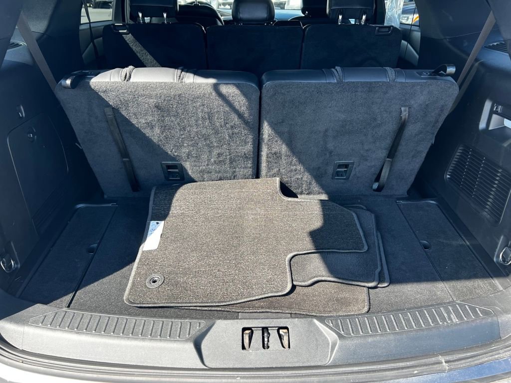 Used 2020 Ford Explorer XLT w/ Equipment Group 202A image 18