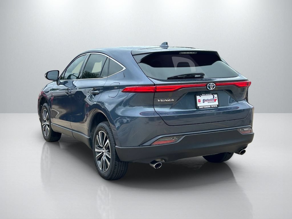Used 2023 Toyota Venza LE AWD/4WD image 7