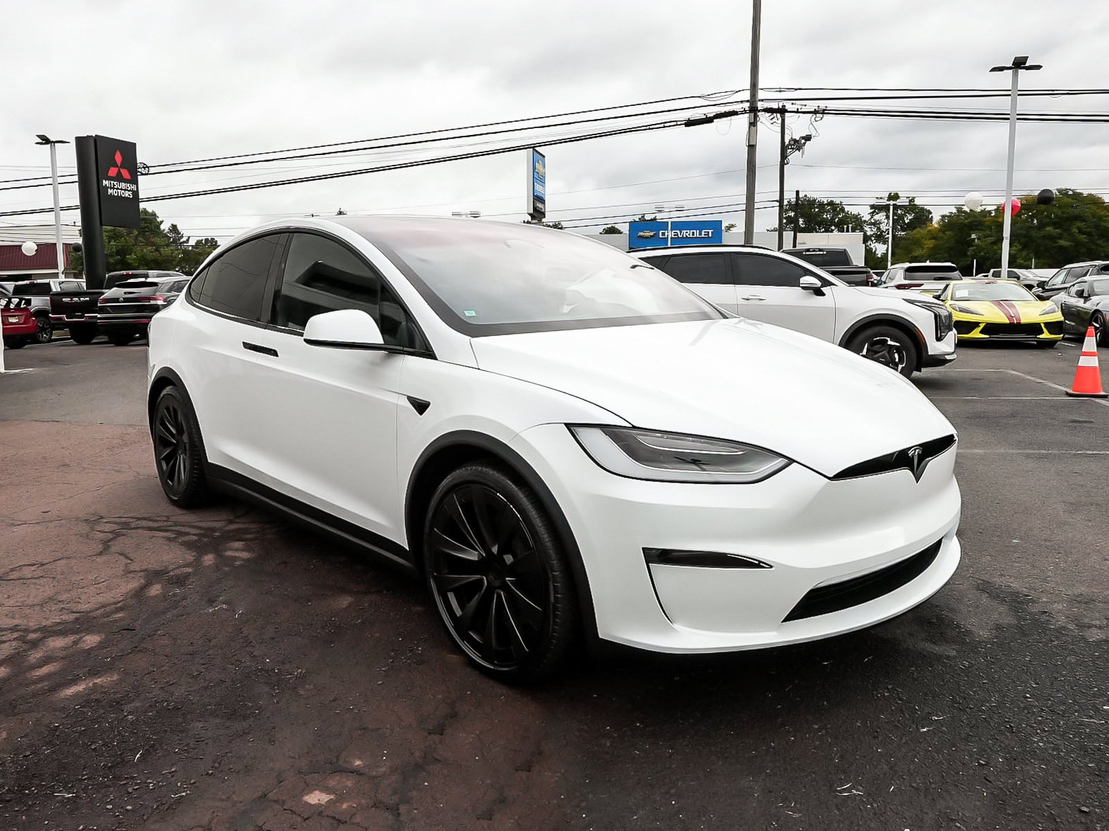 Used 2023 Tesla Model X AWD/4WD image 3