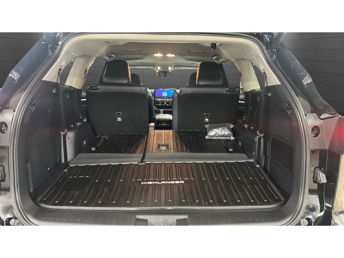 New 2026 Toyota Highlander Limited image 22