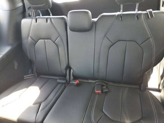 New 2026 Chrysler Pacifica Select FWD image 11