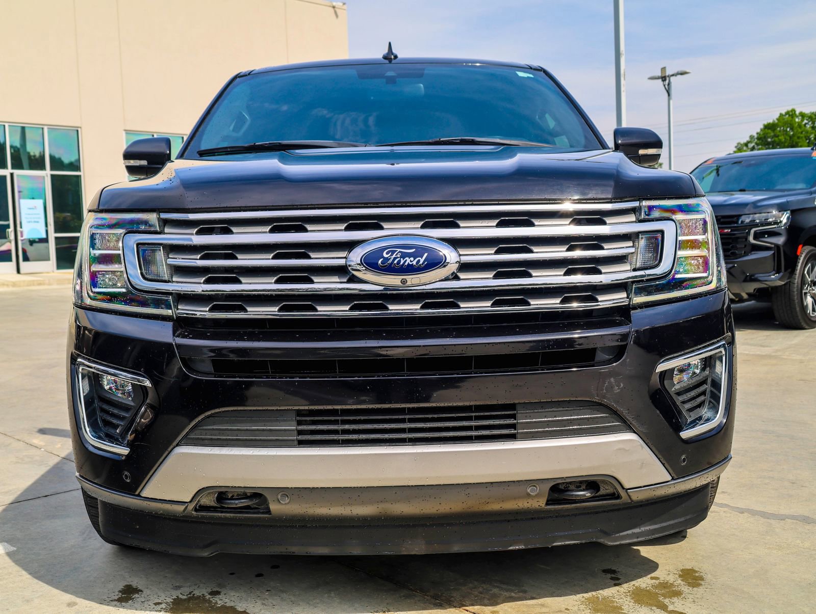 Used 2019 Ford Expedition Limited w/ Equipment Group 302A image 3