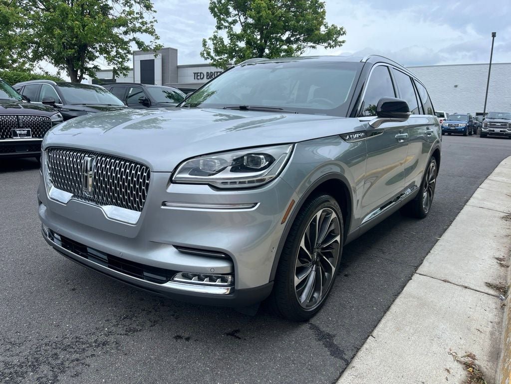 Used 2023 Lincoln Aviator Reserve w/ Equipment Group 201A AWD/4WD image 3