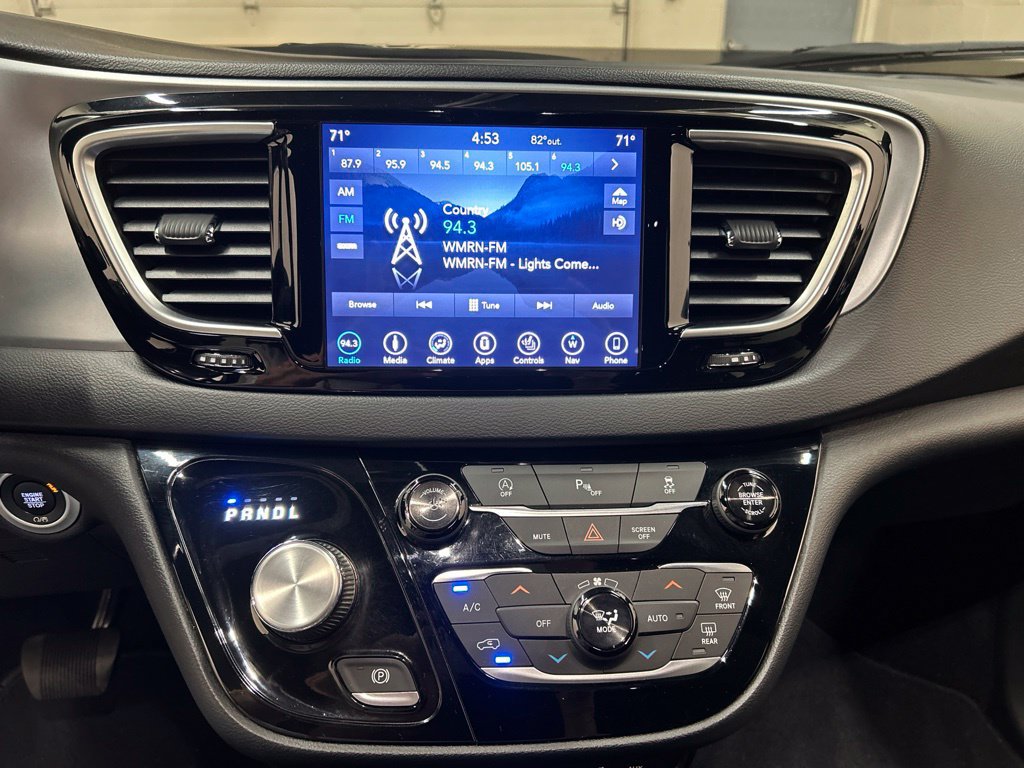Used 2019 Chrysler Pacifica Touring Plus w/ S Appearance Package FWD image 25
