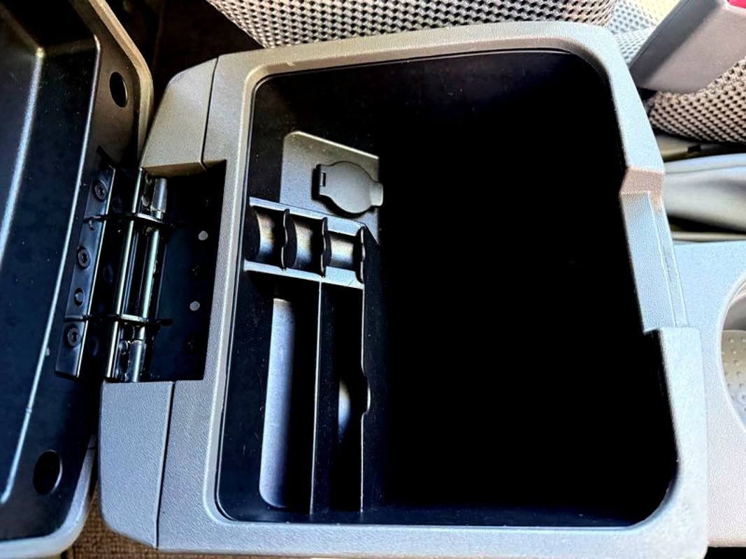 Used 2011 Nissan Frontier SV image 34