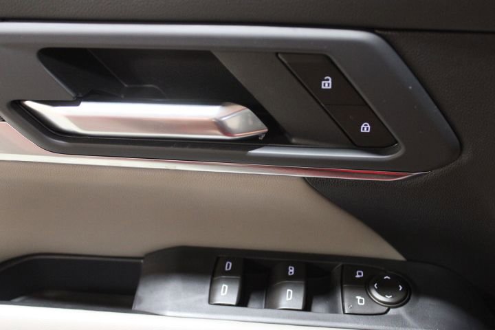 New 2026 GMC Terrain Elevation w/ Elevation Premium Package AWD/4WD image 17