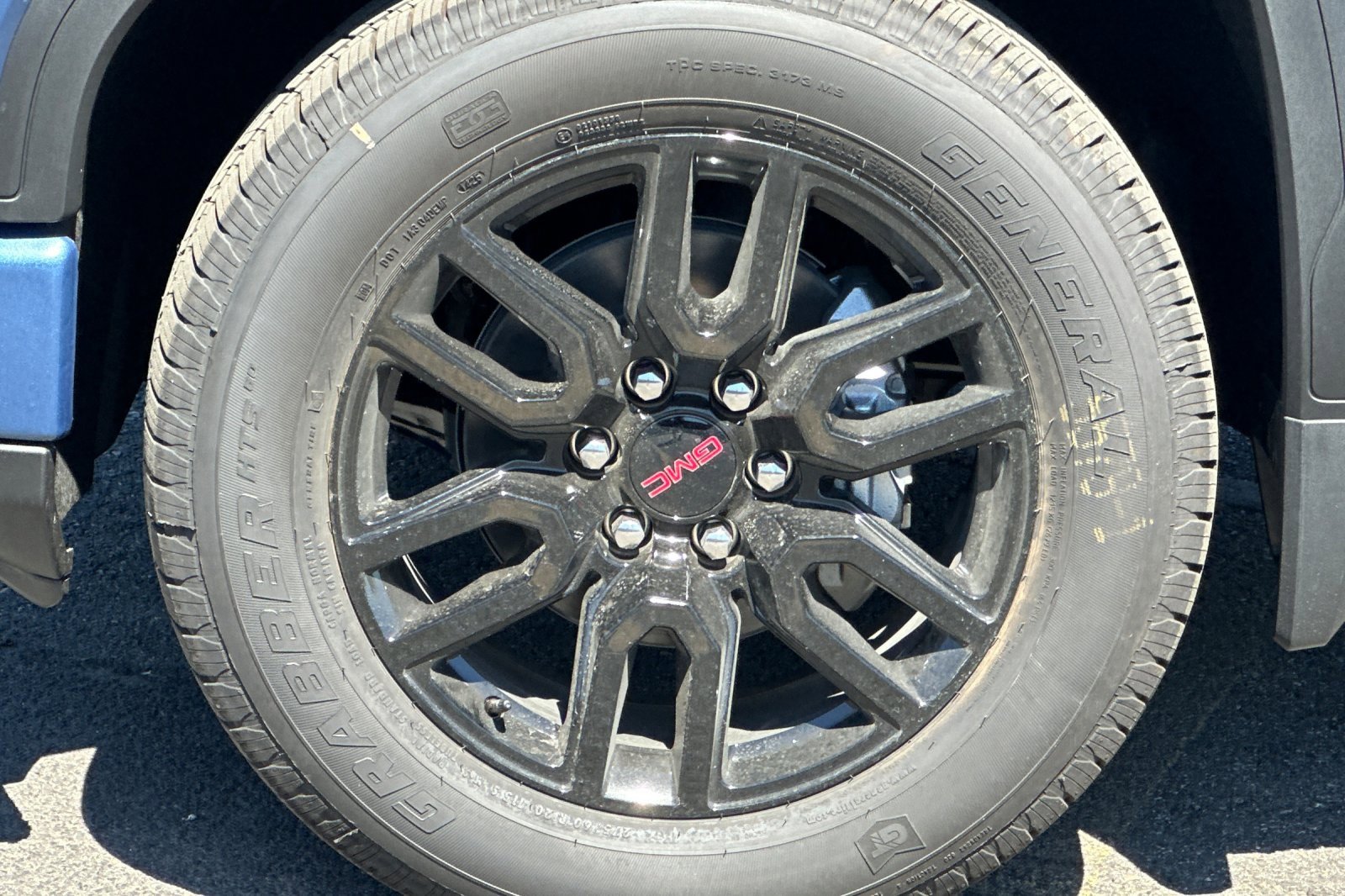 New 2025 GMC Sierra 1500 Elevation image 30