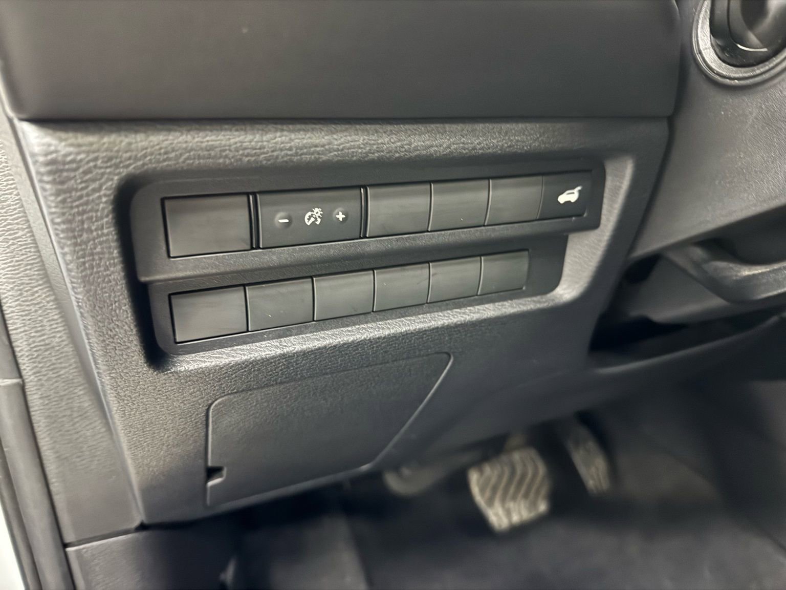 Used 2023 Mitsubishi Outlander SE Black Edition image 23