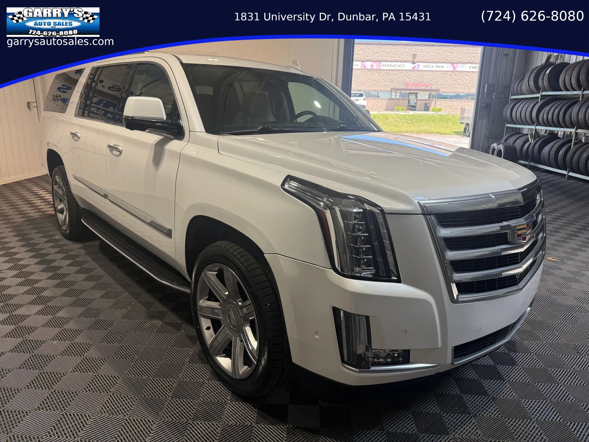 Used 2020 Cadillac Escalade ESV Premium Luxury AWD/4WD image 3