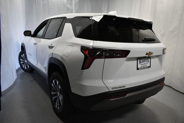 New 2026 Chevrolet Equinox LT w/ Convenience Package II FWD image 8