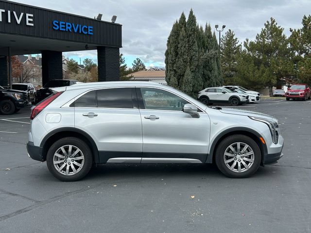 Used 2022 Cadillac XT4 Premium Luxury w/ Safety Alert Package AWD/4WD image 2