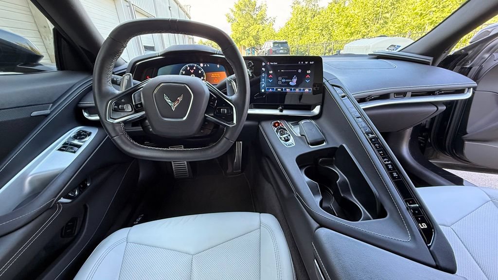 Used 2024 Chevrolet Corvette Stingray Coupe w/ 1LT RWD image 33