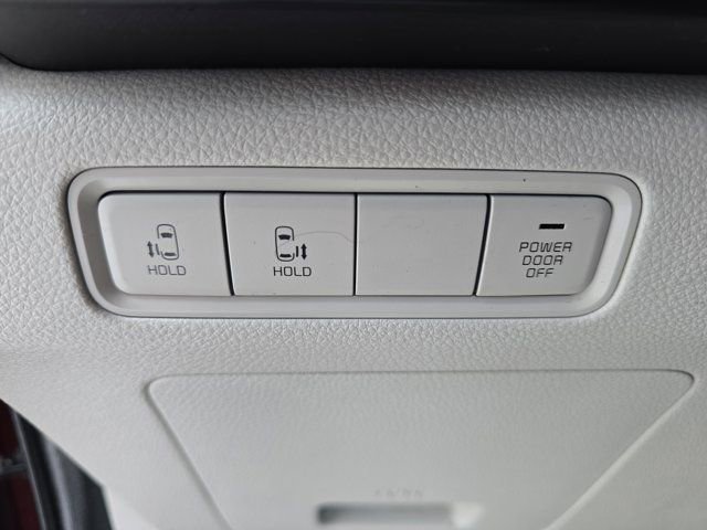 Used 2023 Kia Carnival LX image 26