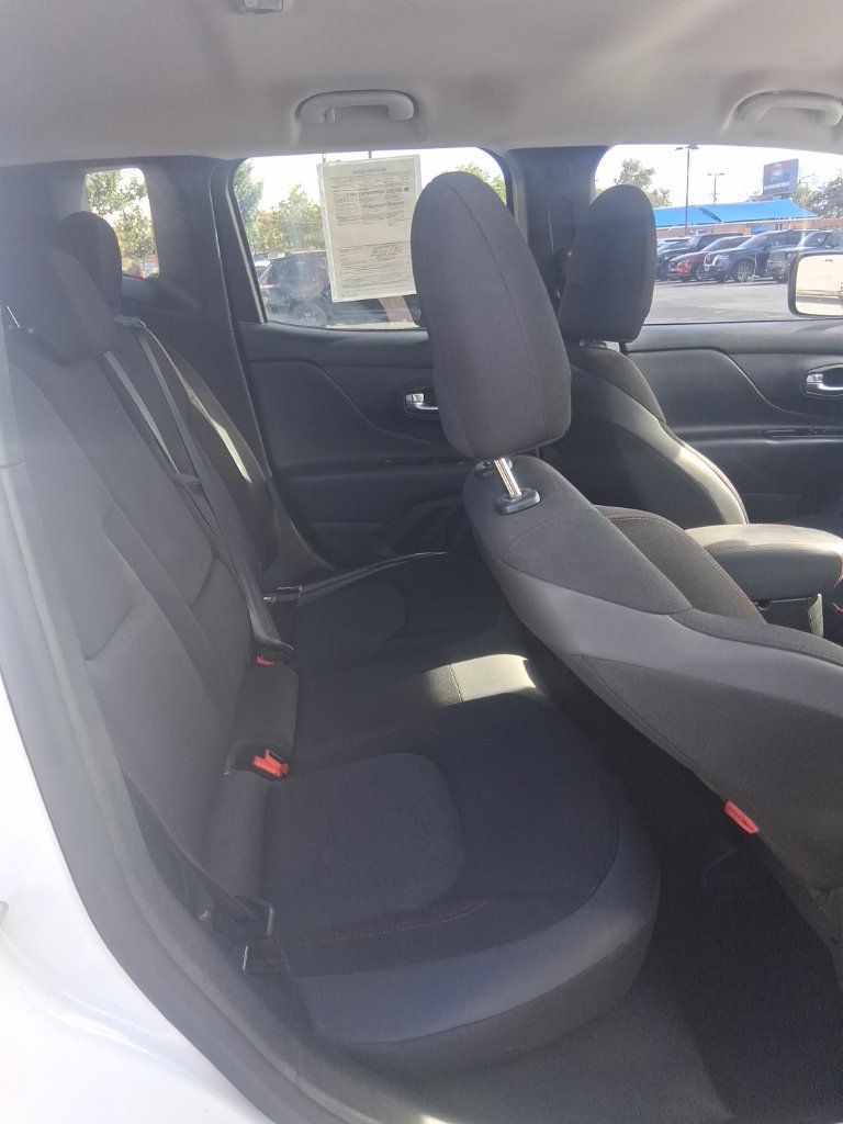 Used 2020 Jeep Renegade Trailhawk w/ Popular Equipment Group AWD/4WD image 14