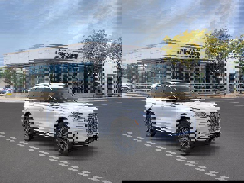 Used 2026 Lincoln Corsair Premiere image 7