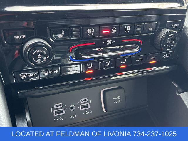 Used 2023 Jeep Grand Cherokee Summit w/ Luxury Tech Group V image 18