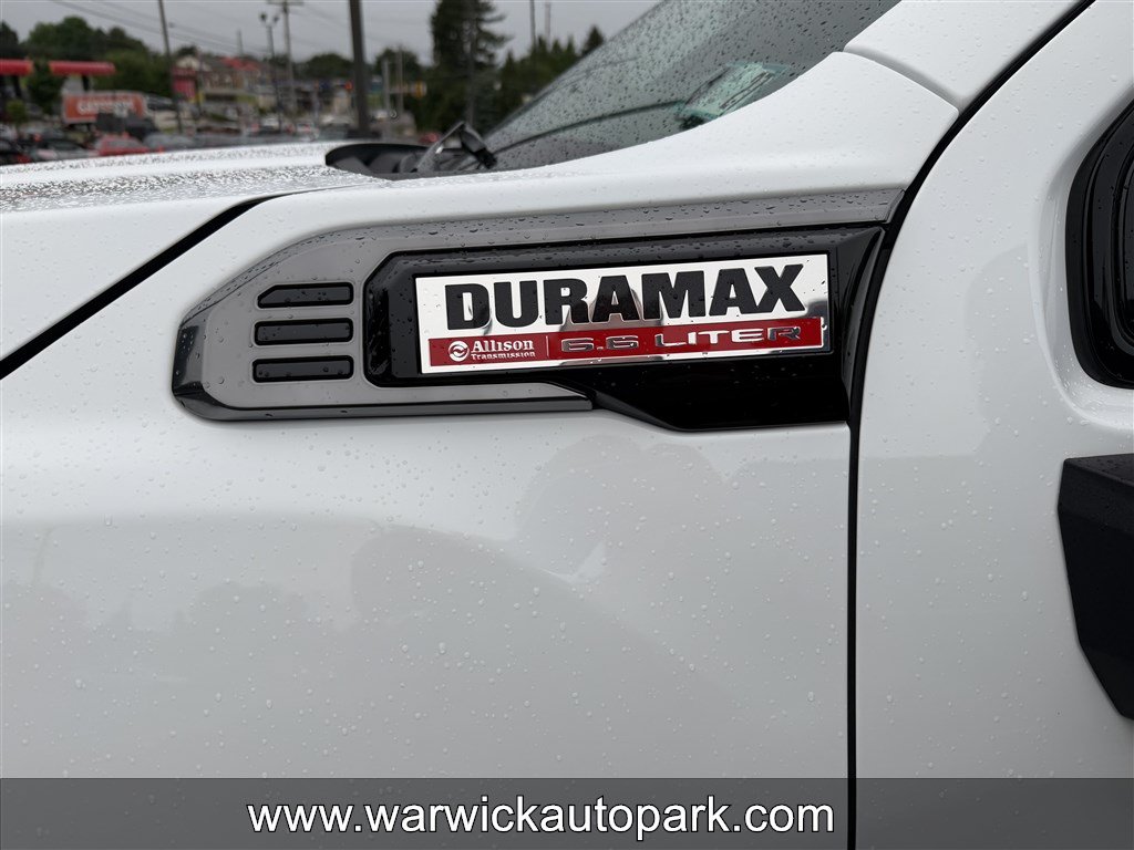 Used 2025 GMC Sierra 2500 AT4 AWD/4WD image 3