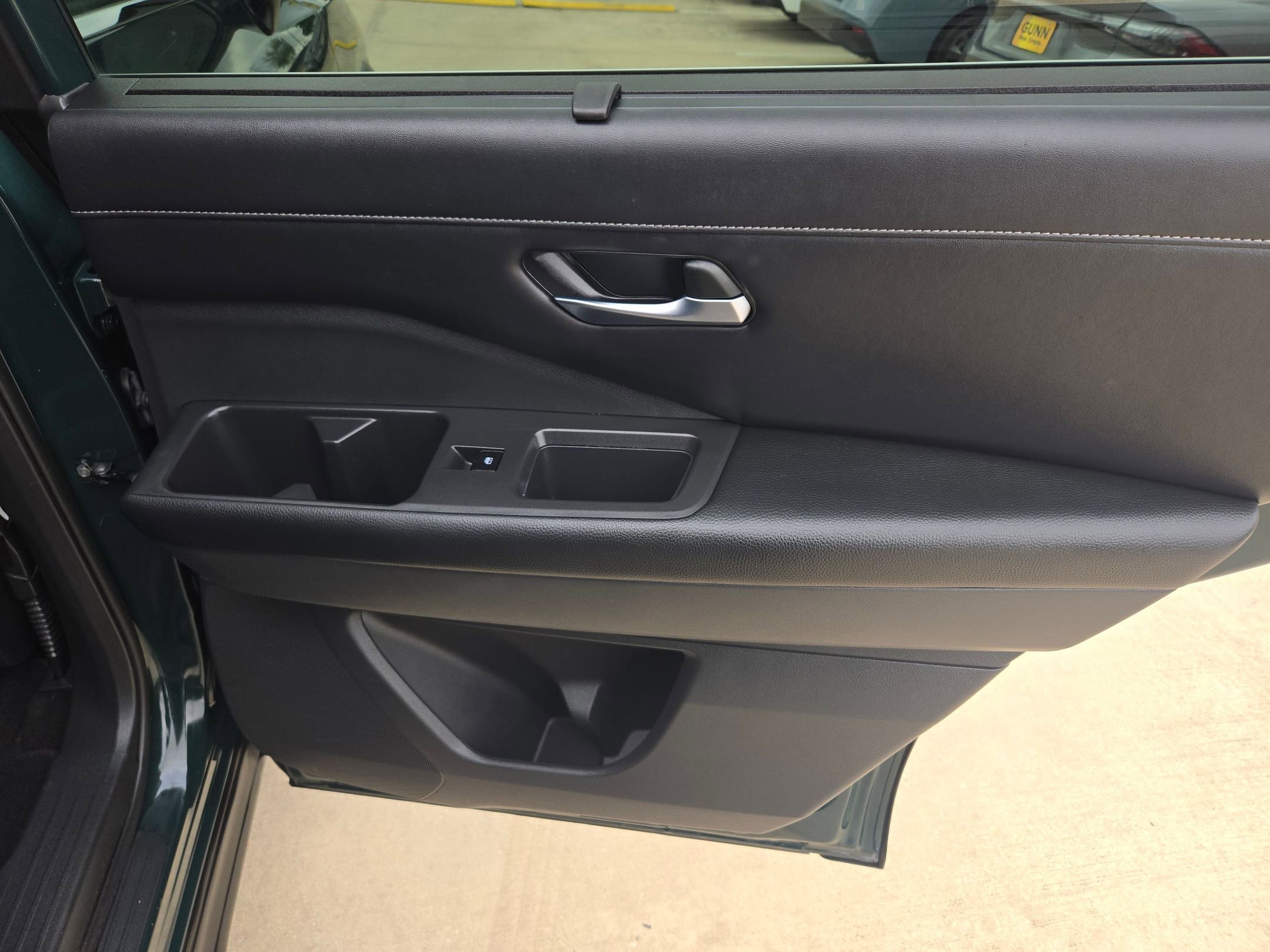 Certified 2023 Nissan Pathfinder SL w/ Black Appearance Package image 27