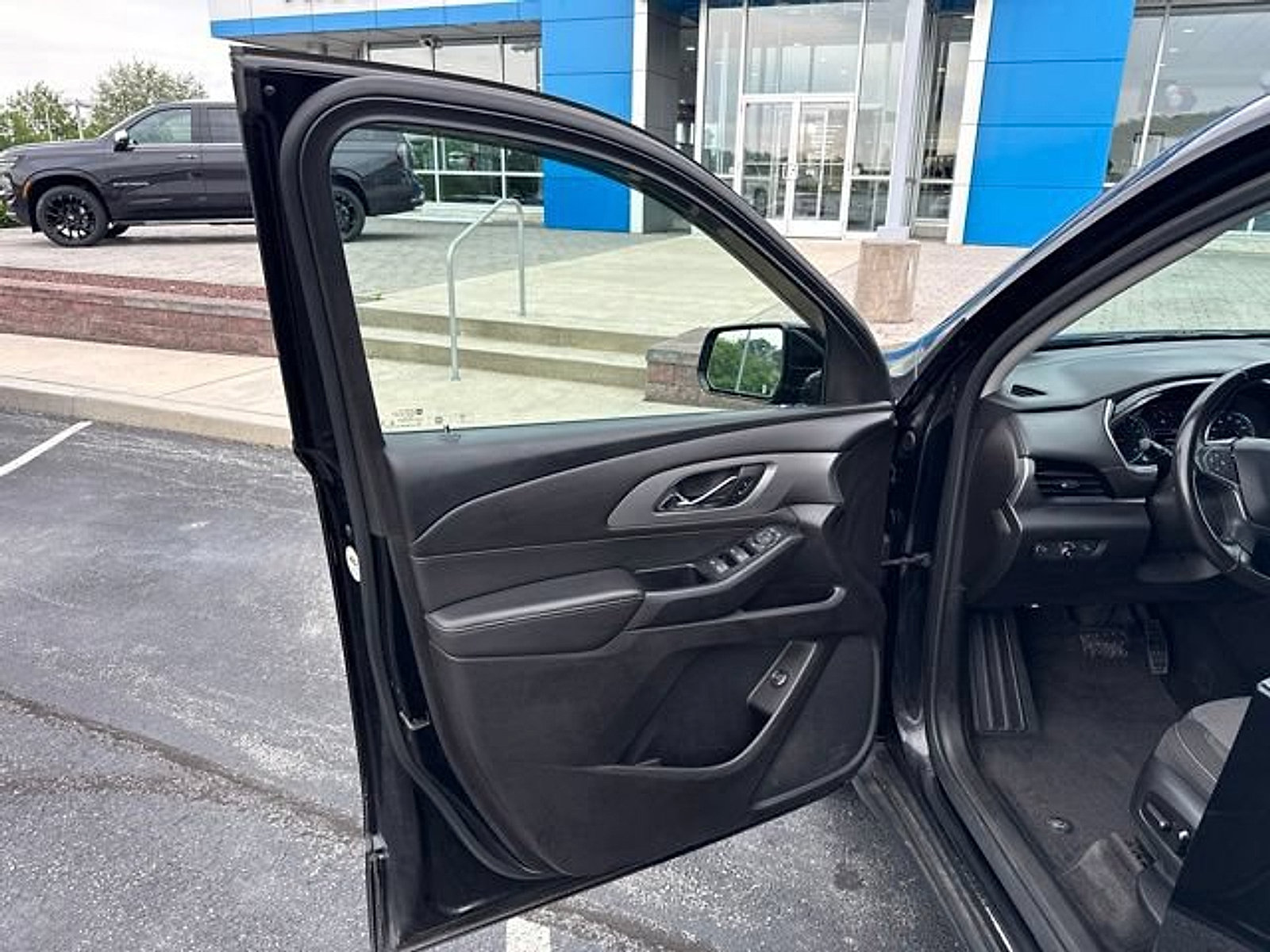 Used 2019 Chevrolet Traverse LT AWD/4WD image 11