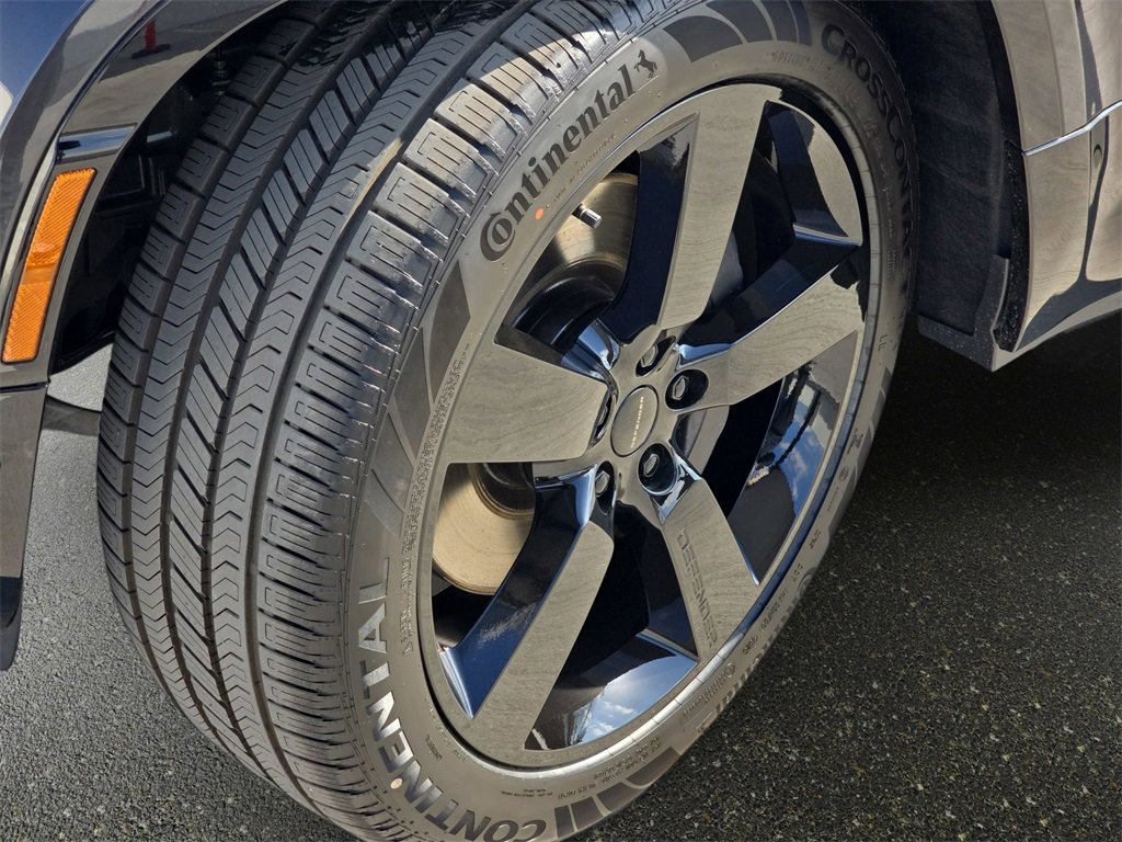 New 2026 Land Rover Defender 130 X-Dynamic SE image 34